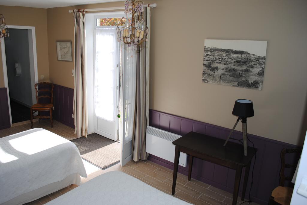 Bed and Breakfast Bienvenue A La Ville Es Gris Cancale Zimmer foto