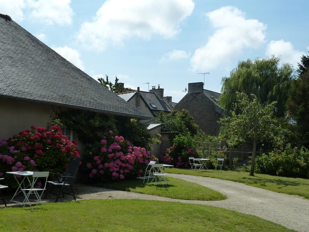 Bed and Breakfast Bienvenue A La Ville Es Gris Cancale Exterior foto